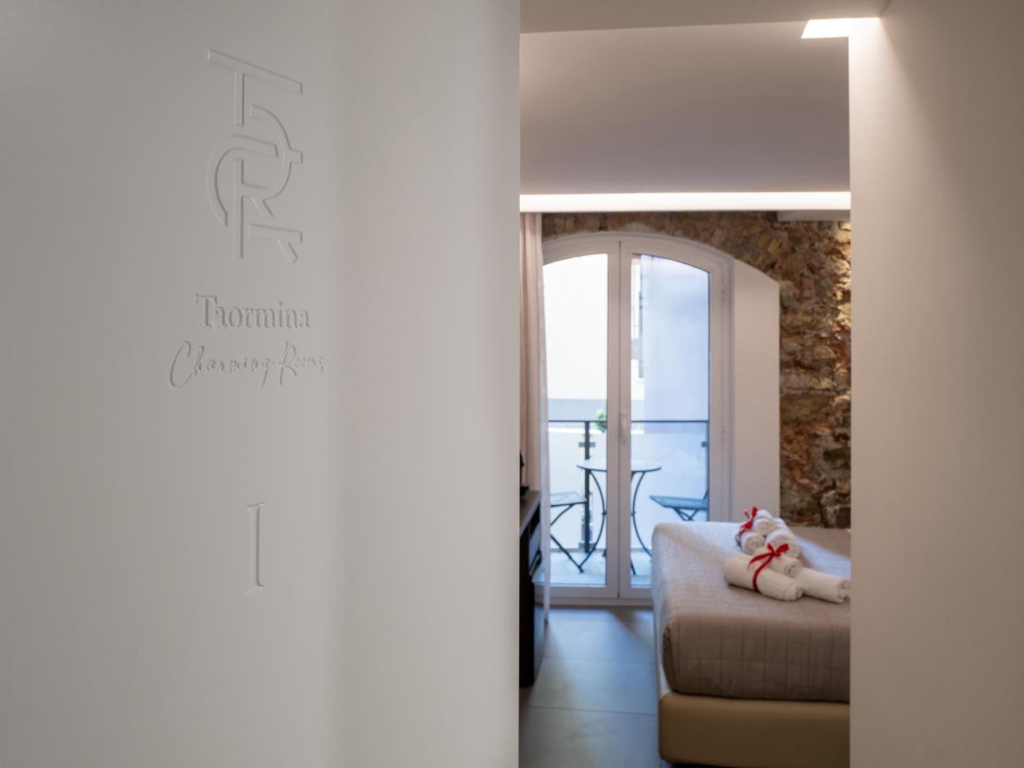 Taormina Charming Rooms Exterior photo